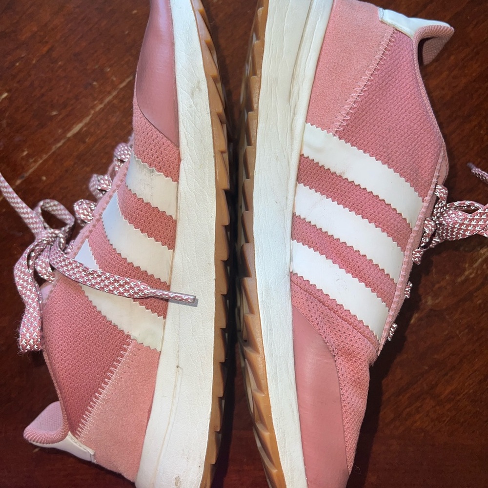 Adidas Women's Pink and White Sneakers 7.5 - Picture 2 of 6